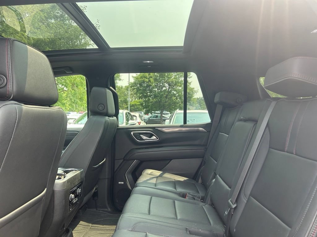 Used 2022 Chevrolet Tahoe RST w/ Luxury Package AWD/4WD image 16