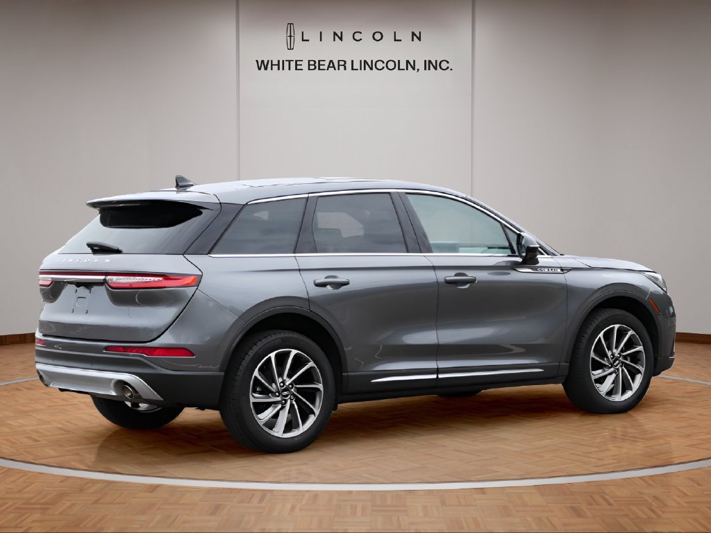 Used 2024 Lincoln Corsair AWD w/ Equipment Group 101A image 5