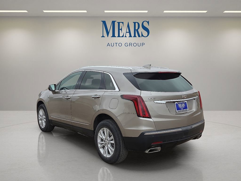 Used 2023 Cadillac XT5 Luxury w/ LPO, Floor Liner Package FWD image 3