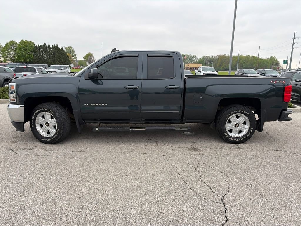 Used 2017 Chevrolet Silverado 1500 LT w/ All Star Edition AWD/4WD image 4