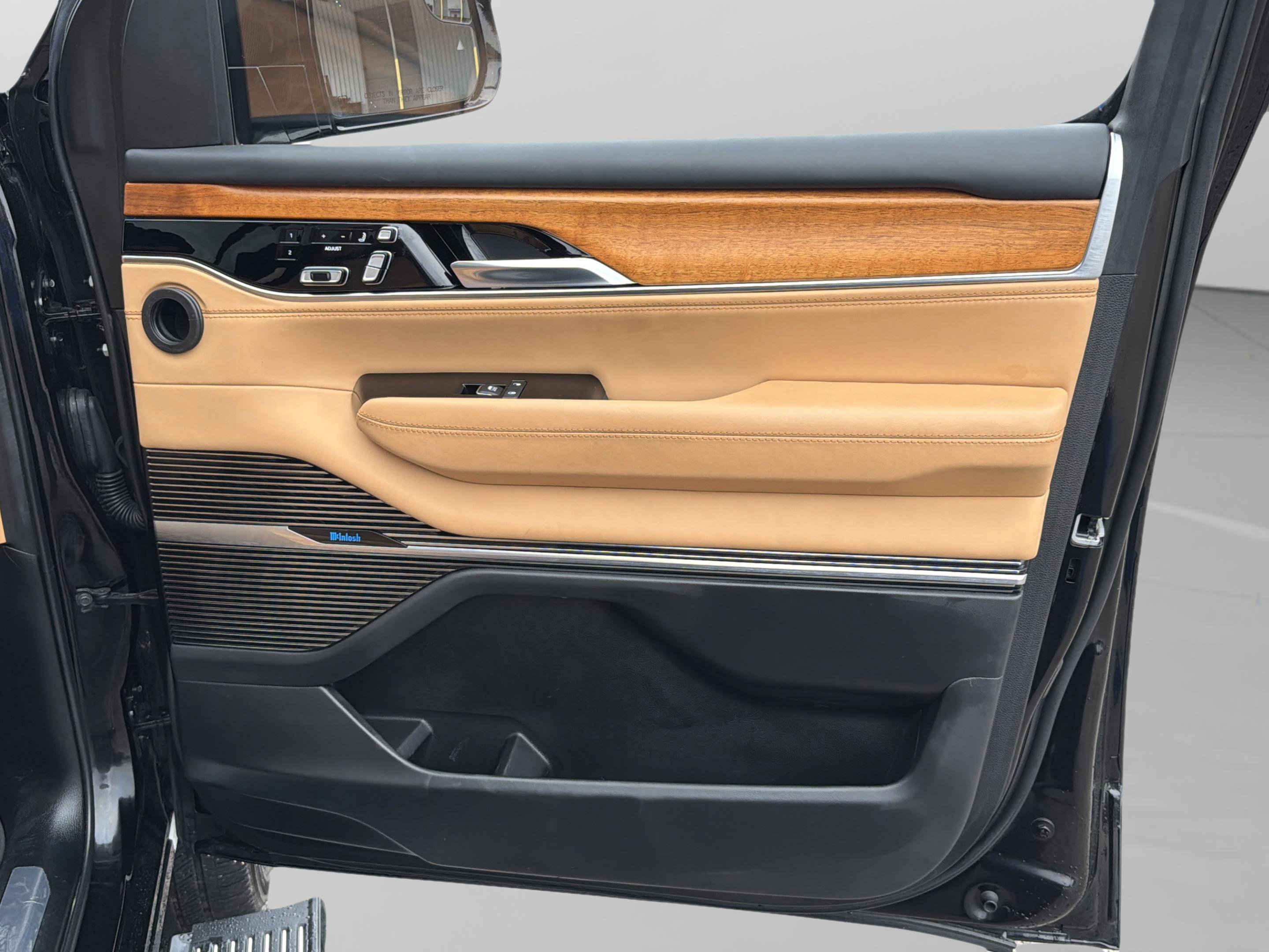 Used 2022 Jeep Grand Wagoneer Series III w/ Flexible Seating Group image 17