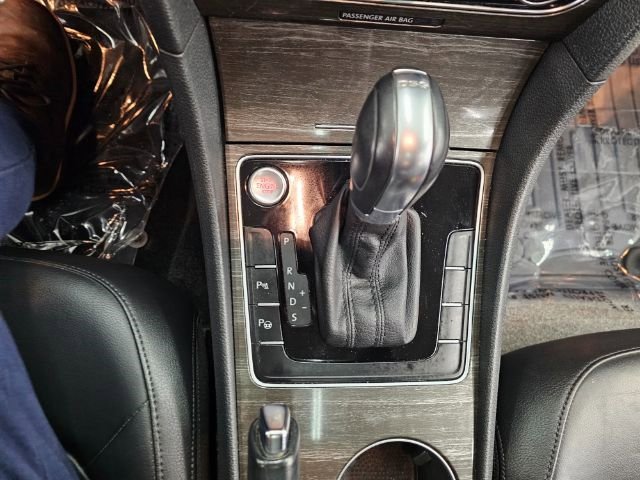 Used 2016 Volkswagen Passat 3.6 SEL Premium image 18