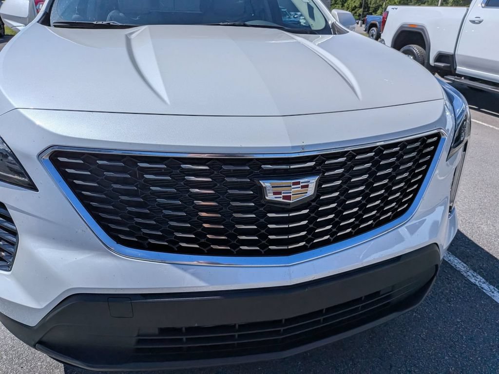 Used 2023 Cadillac XT4 Luxury w/ Cold Weather Package FWD image 15