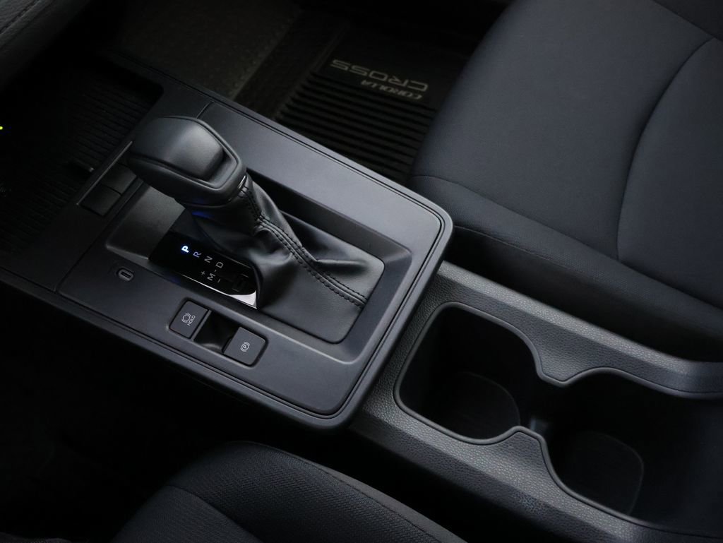 Used 2026 Toyota Corolla Cross LE FWD image 22