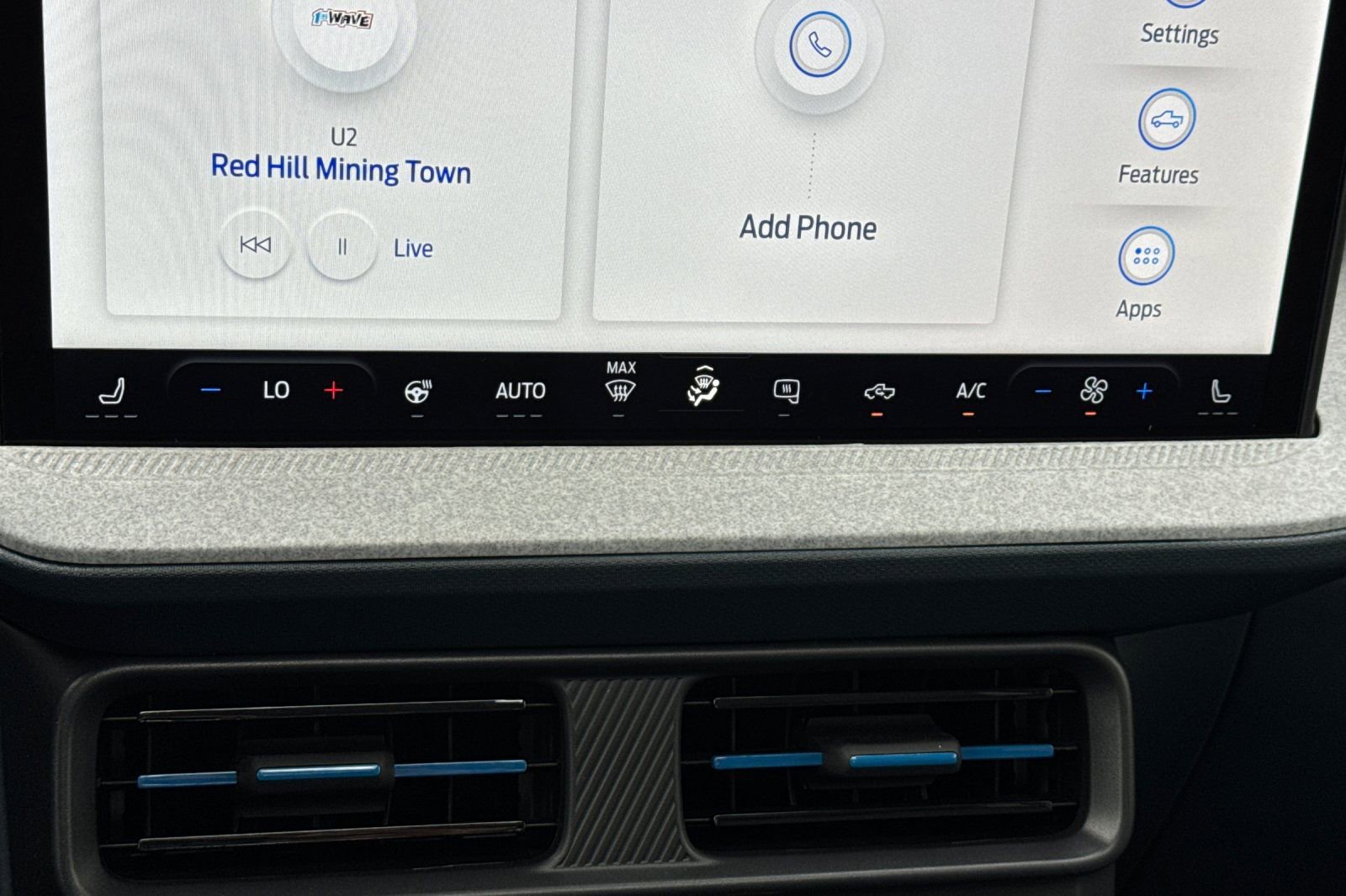 New 2025 Ford Maverick XLT w/ XLT Luxury Package image 18