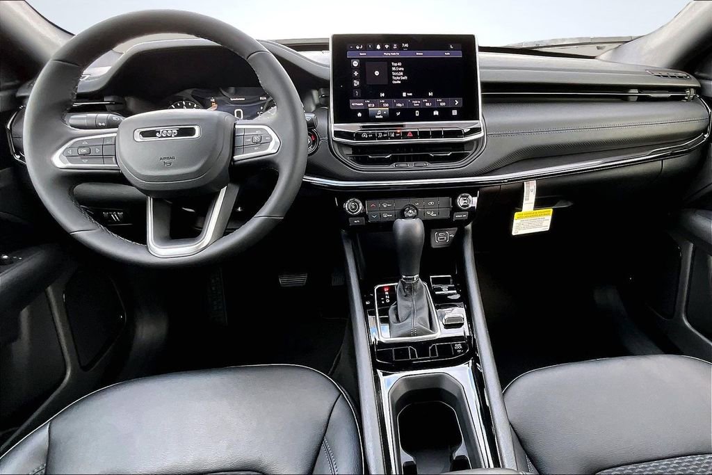 New 2026 Jeep Compass Latitude image 5