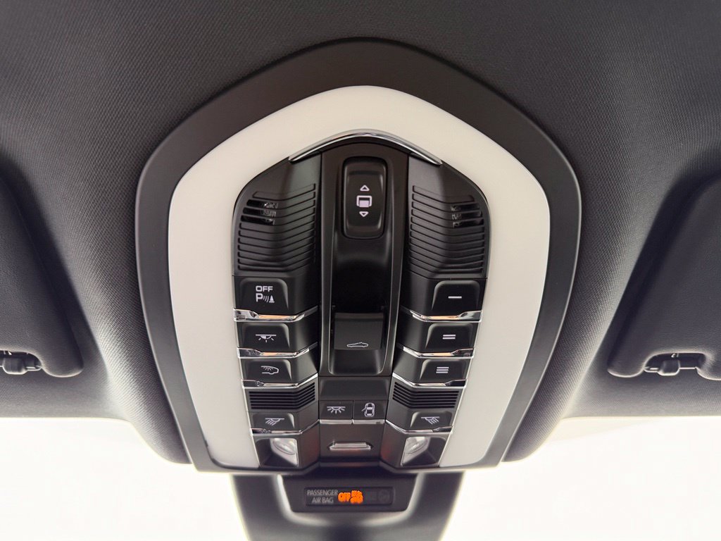 Certified 2023 Porsche Macan GTS AWD/4WD image 30