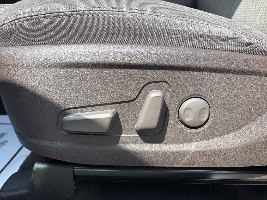 Used 2020 Hyundai Santa Fe SEL FWD image 12