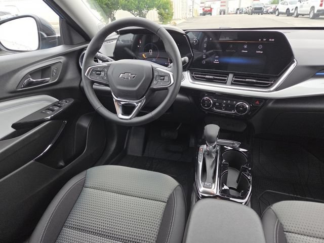 New 2026 Chevrolet Trax LT w/ Midnight Edition FWD image 27
