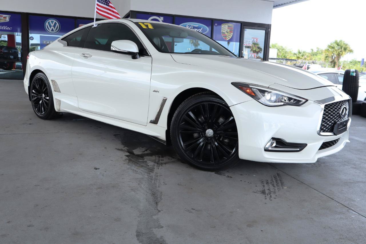 Used 2017 INFINITI Q60 3.0t w/ Premium Plus Package 3.0T AWD/4WD image 3