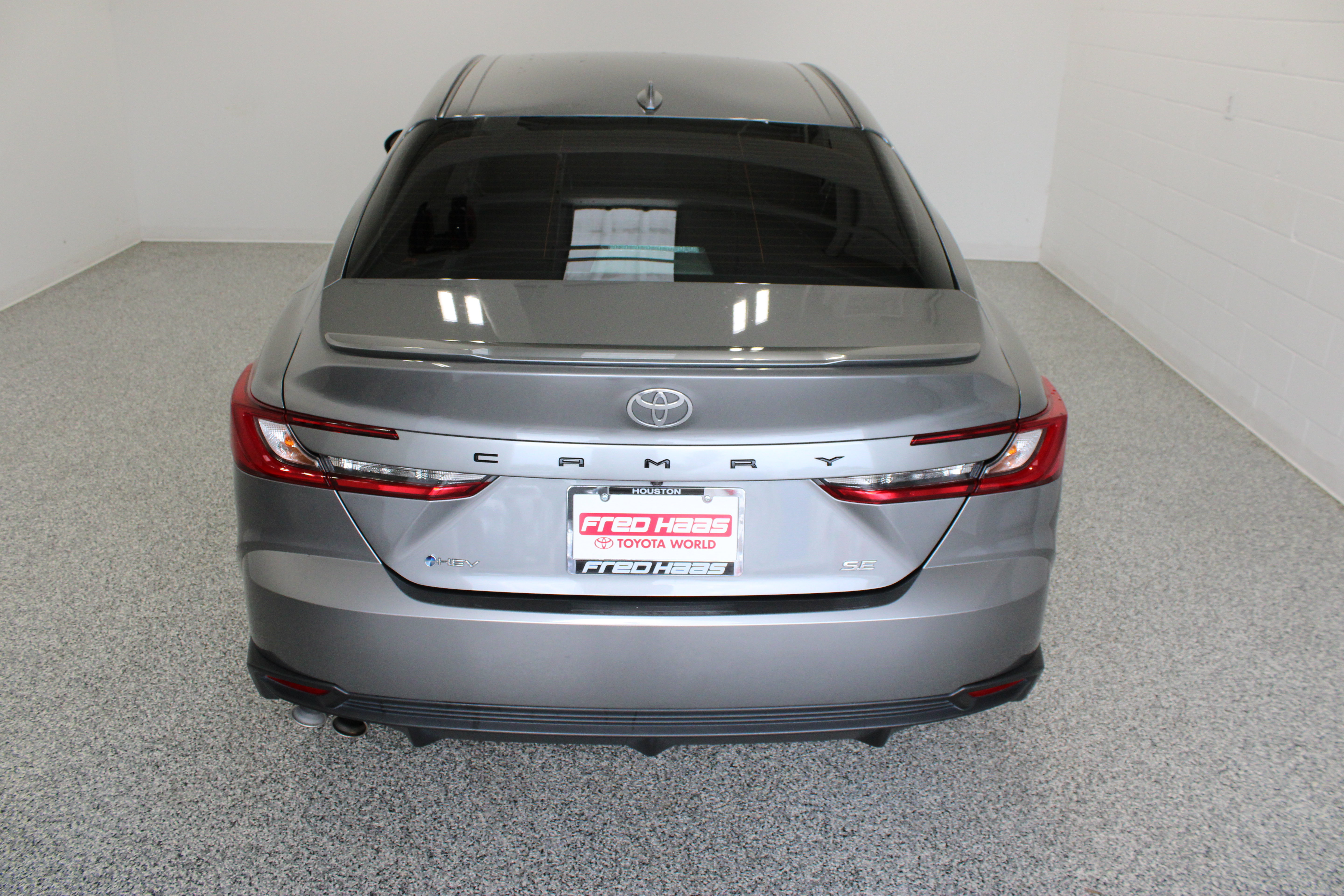Used 2025 Toyota Camry SE FWD image 8