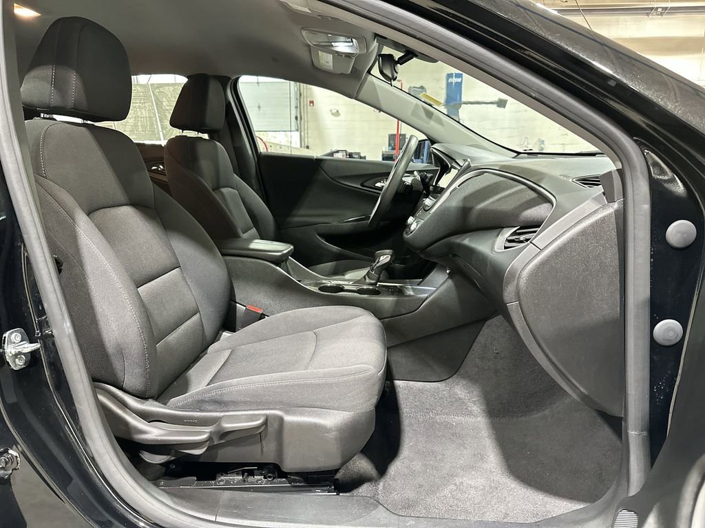 Used 2024 Chevrolet Malibu LT image 24