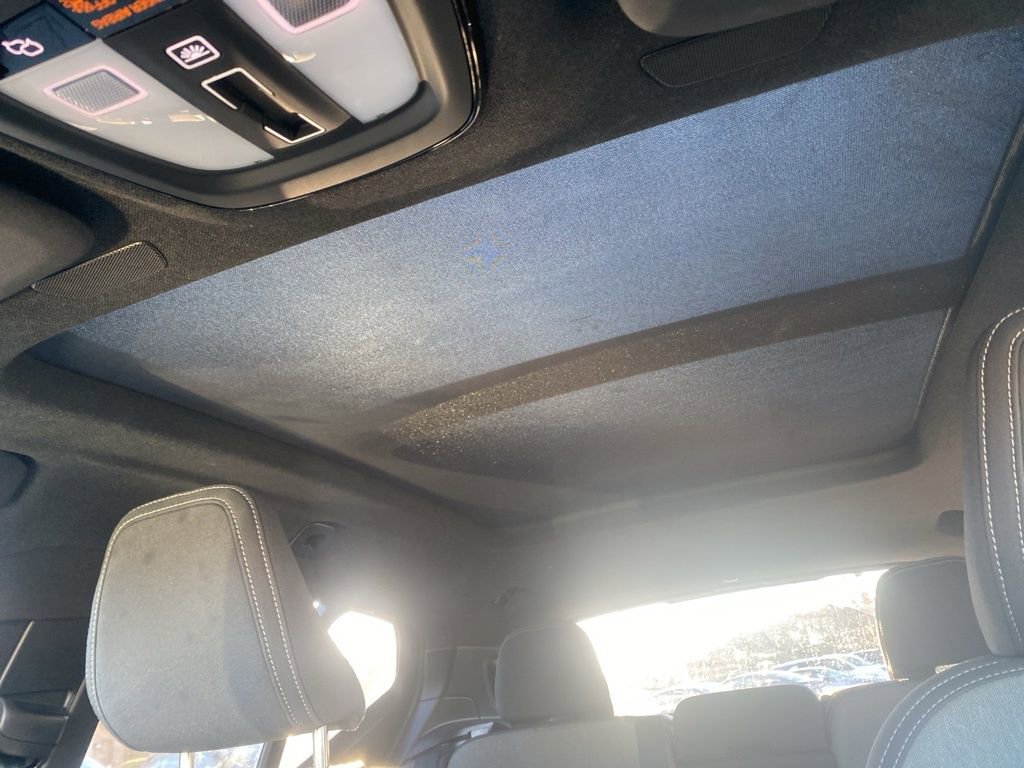 Used 2024 Volvo XC40 B5 Core image 27