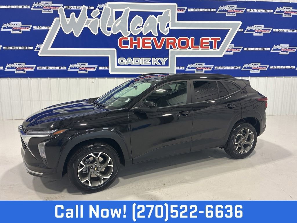Used 2026 Chevrolet Trax LT FWD image 1