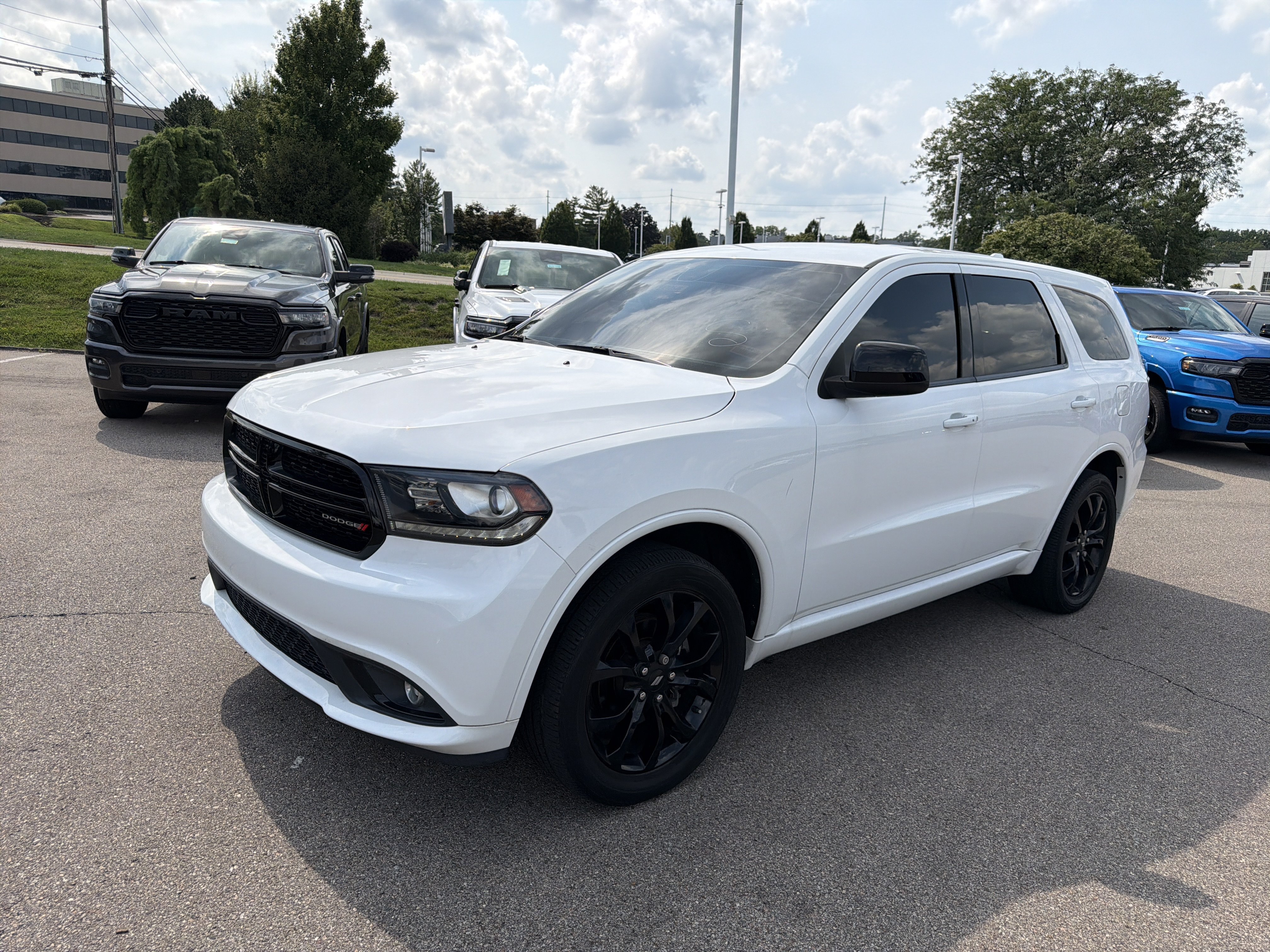Used 2020 Dodge Durango SXT AWD/4WD image 4