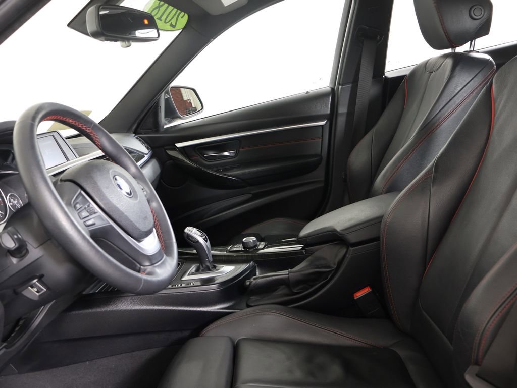Used 2018 BMW 330i xDrive Sedan w/ Convenience Package image 19