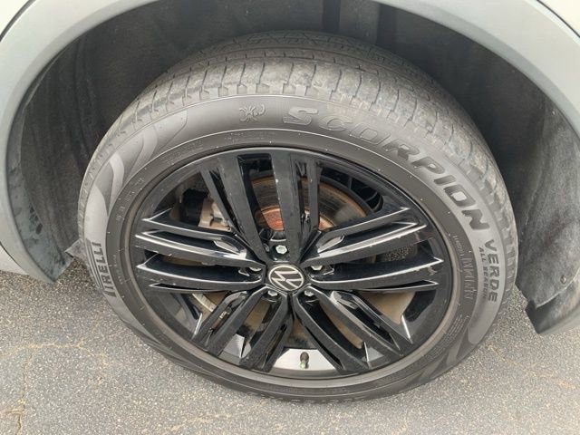 Used 2022 Volkswagen Tiguan SE R-Line image 20