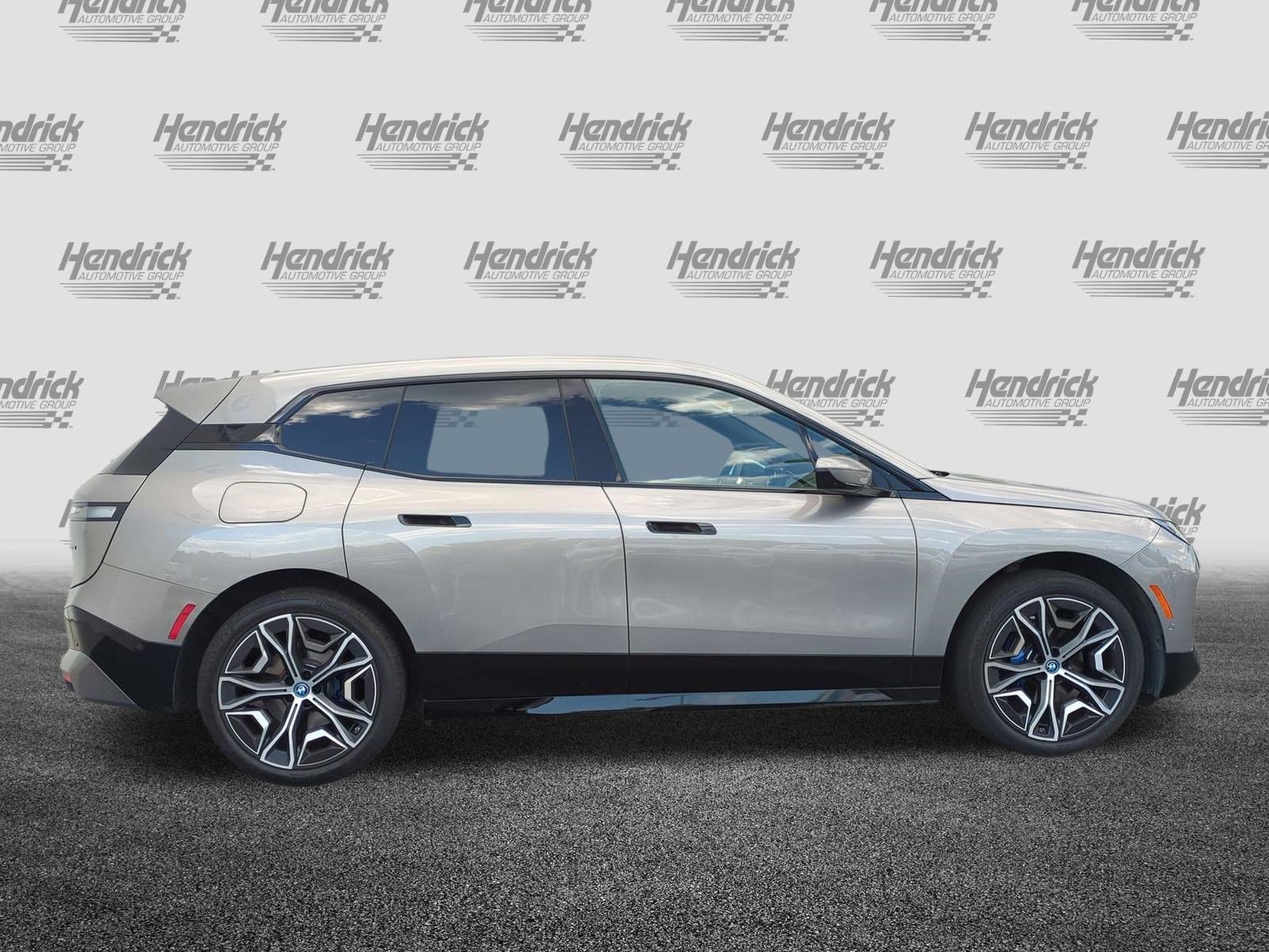 Used 2024 BMW iX xDrive50 w/ Sport Package image 10