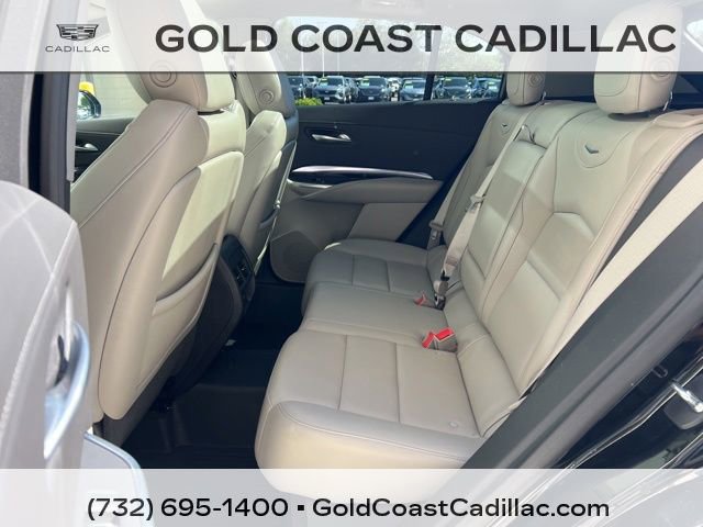 Certified 2023 Cadillac XT4 Luxury w/ Cold Weather Package AWD/4WD image 15