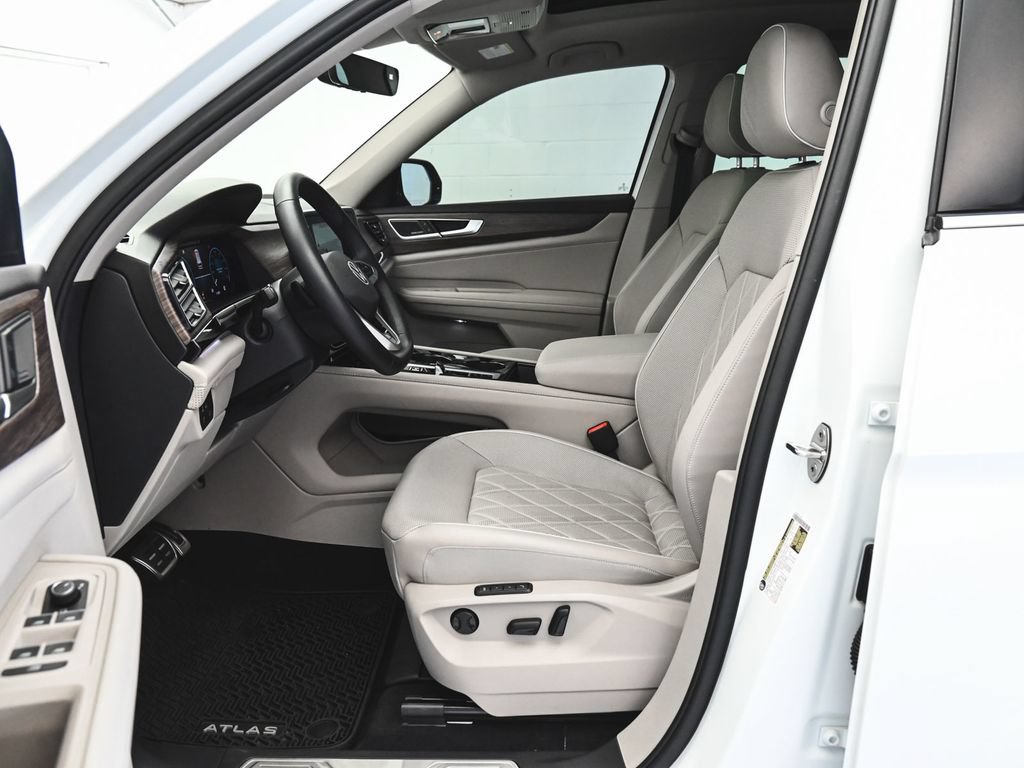 Used 2025 Volkswagen Atlas SEL Premium R-Line AWD/4WD image 34