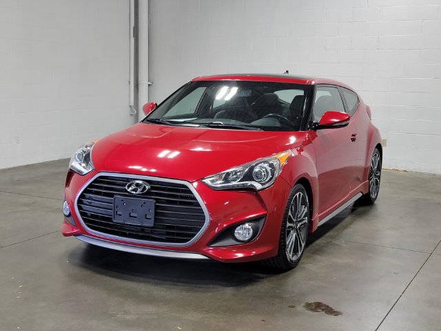 Used 2016 Hyundai Veloster Turbo w/ Option Group 04 FWD image 2