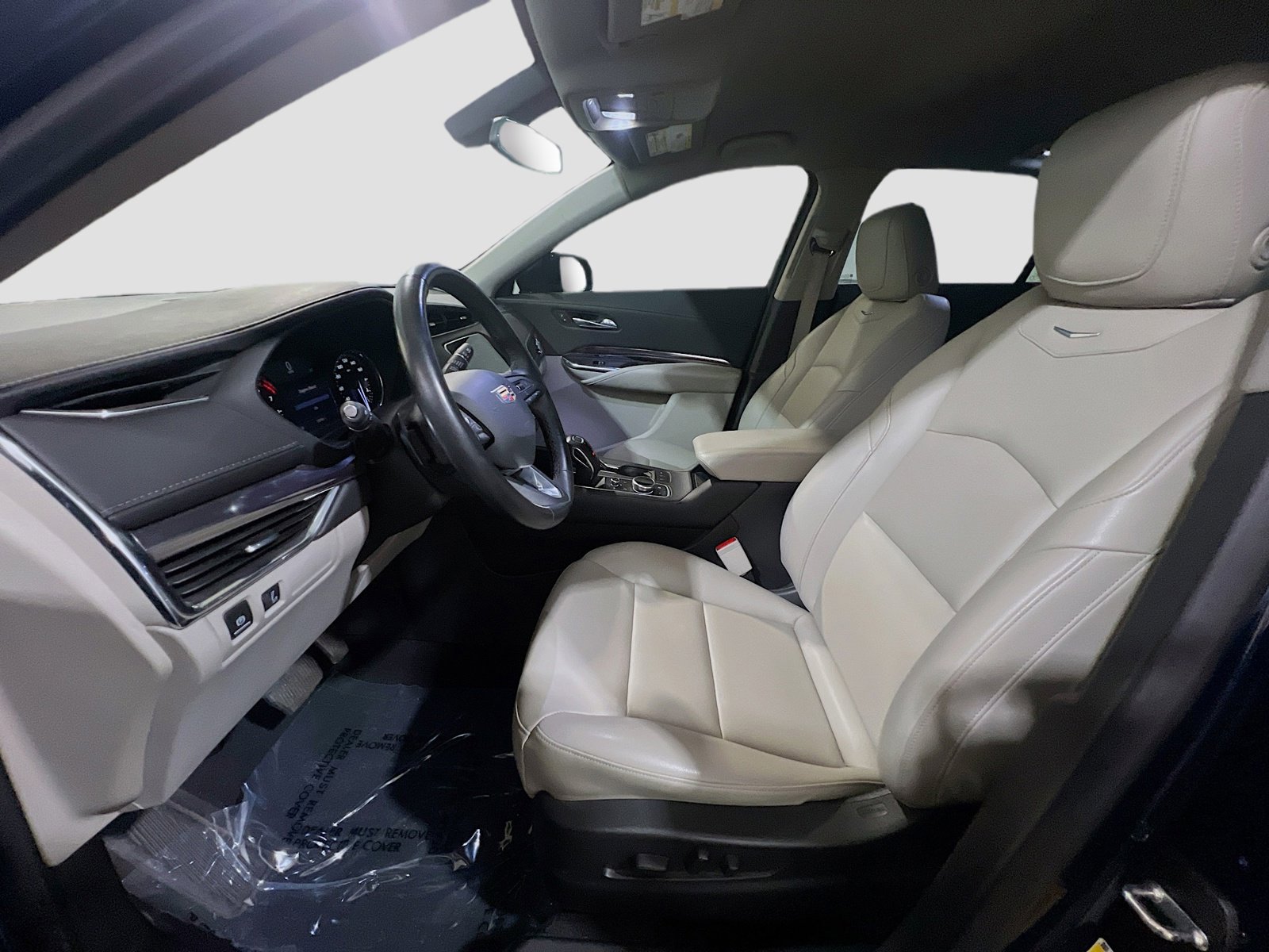 Used 2019 Cadillac XT4 Luxury FWD image 14