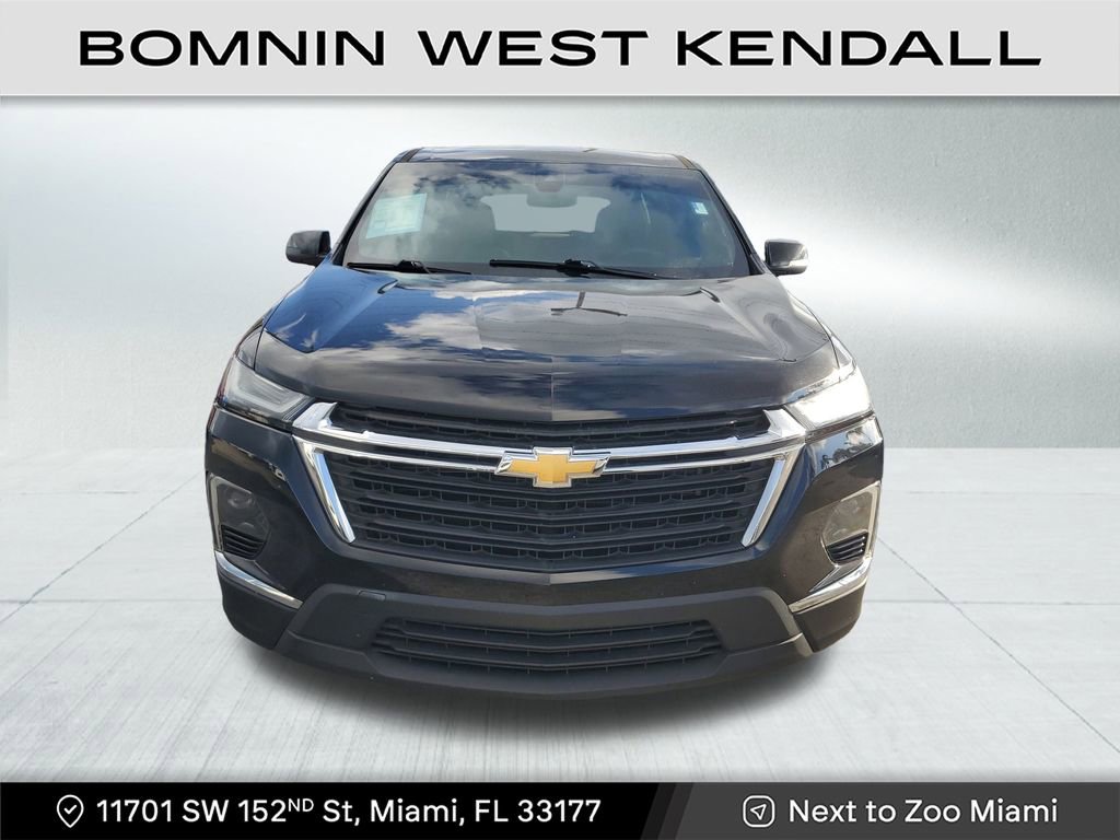 Used 2023 Chevrolet Traverse LS image 2