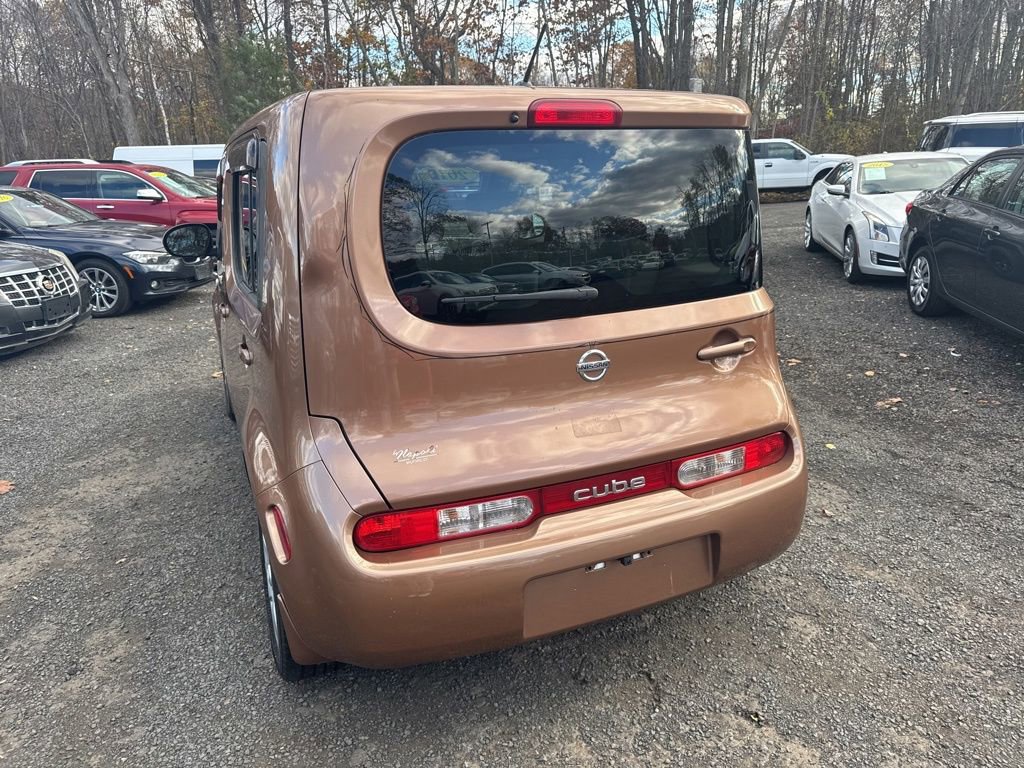Used 2011 Nissan Cube 1.8 SL w/ Interior Designer Pkg FWD image 18