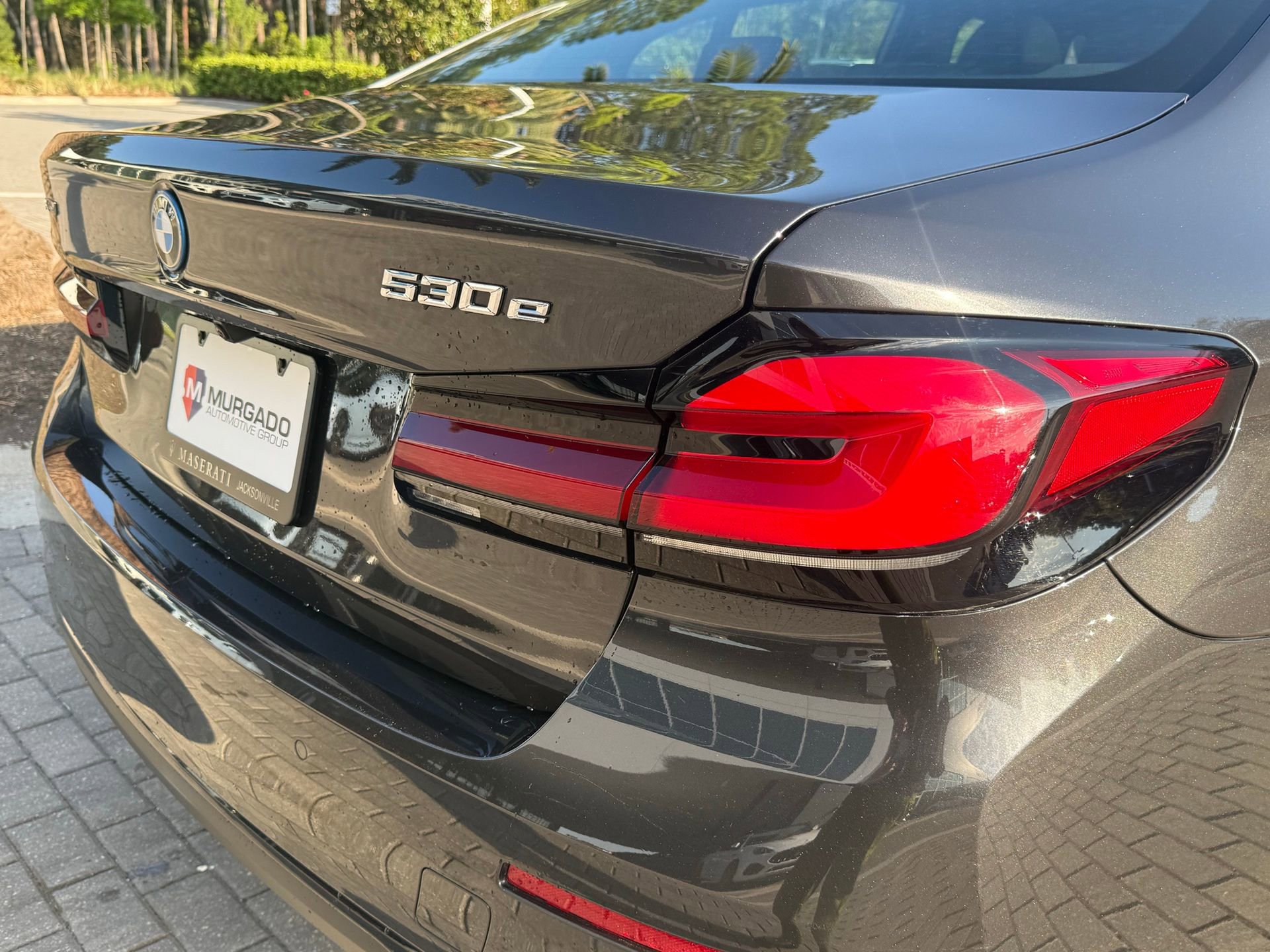 Used 2023 BMW 530e xDrive w/ Premium Package image 12