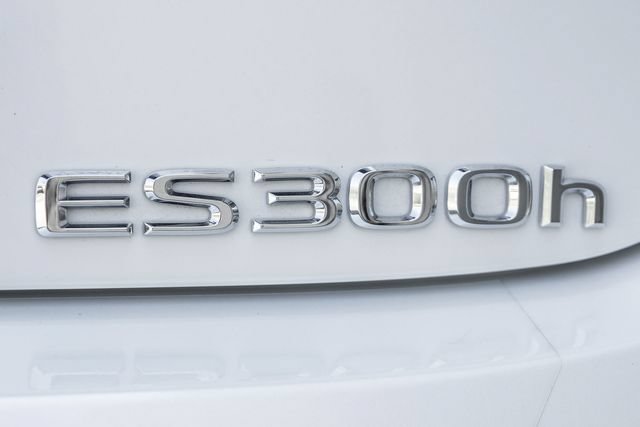 Used 2025 Lexus ES 300h w/ Premium Package FWD image 5