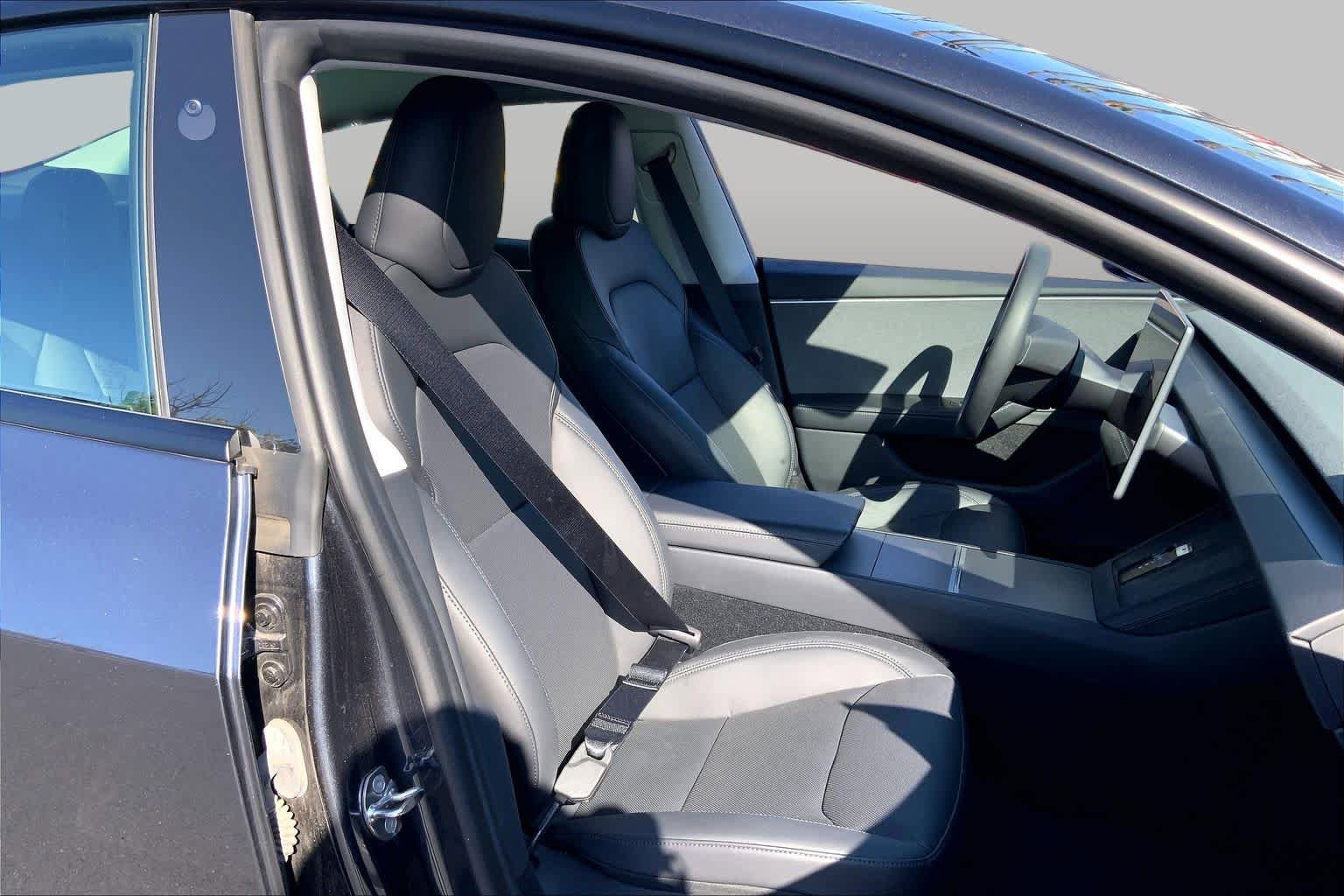 Used 2024 Tesla Model 3 Standard Range RWD image 8