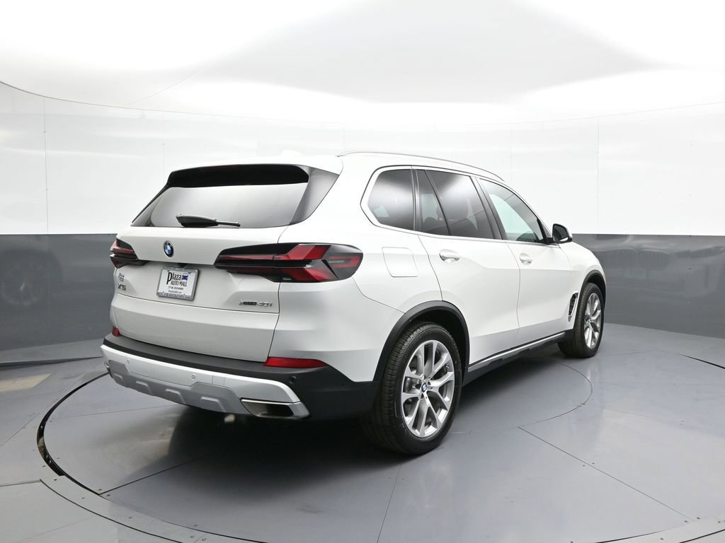 Used 2024 BMW X5 xDrive40i w/ Premium Package AWD/4WD image 6
