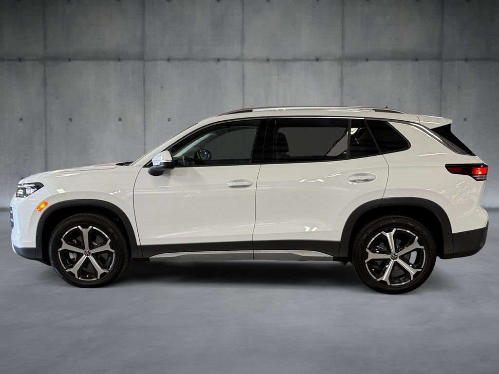 New 2026 Volkswagen Tiguan SE FWD image 2