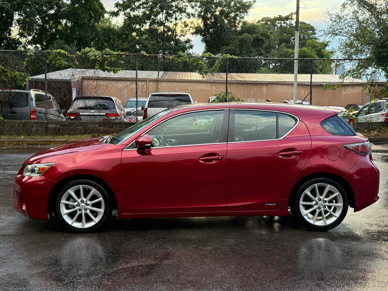 Used 2011 Lexus CT 200h Premium w/ Premium Audio Pkg FWD image 7