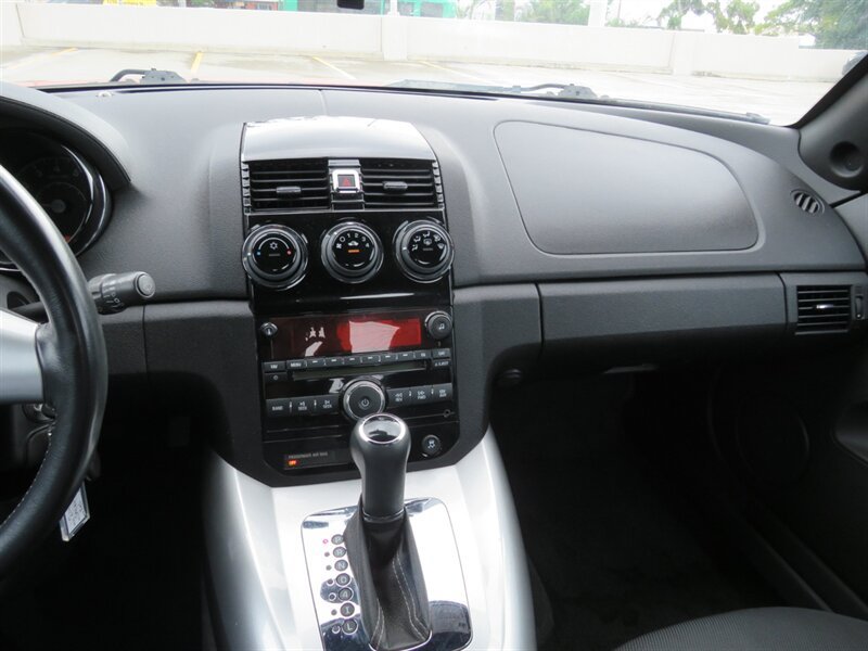 Used 2008 Saturn Sky RWD image 16