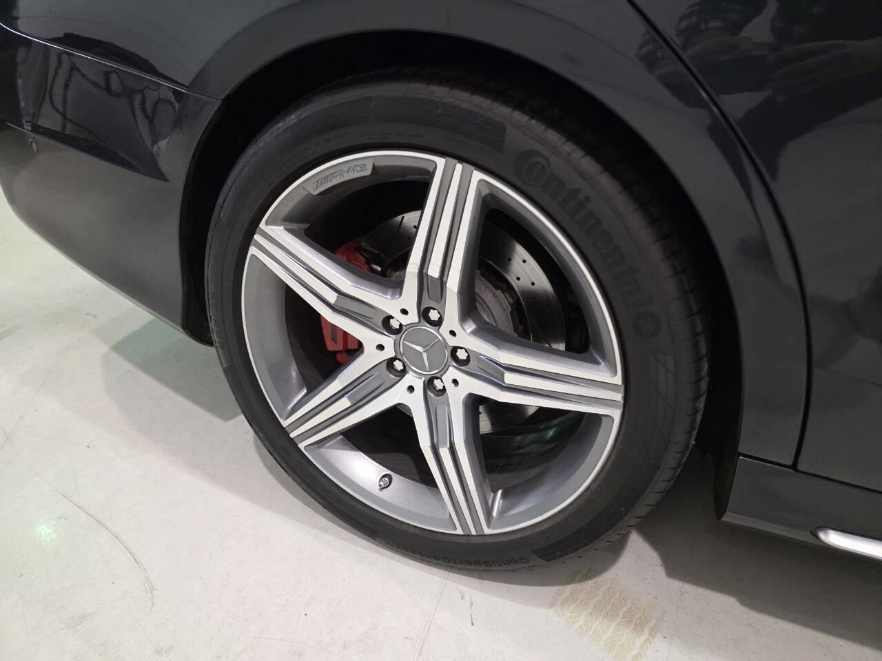 Used 2014 Mercedes-Benz S 63 AMG 4MATIC Sedan w/ Rear Seat Package image 23