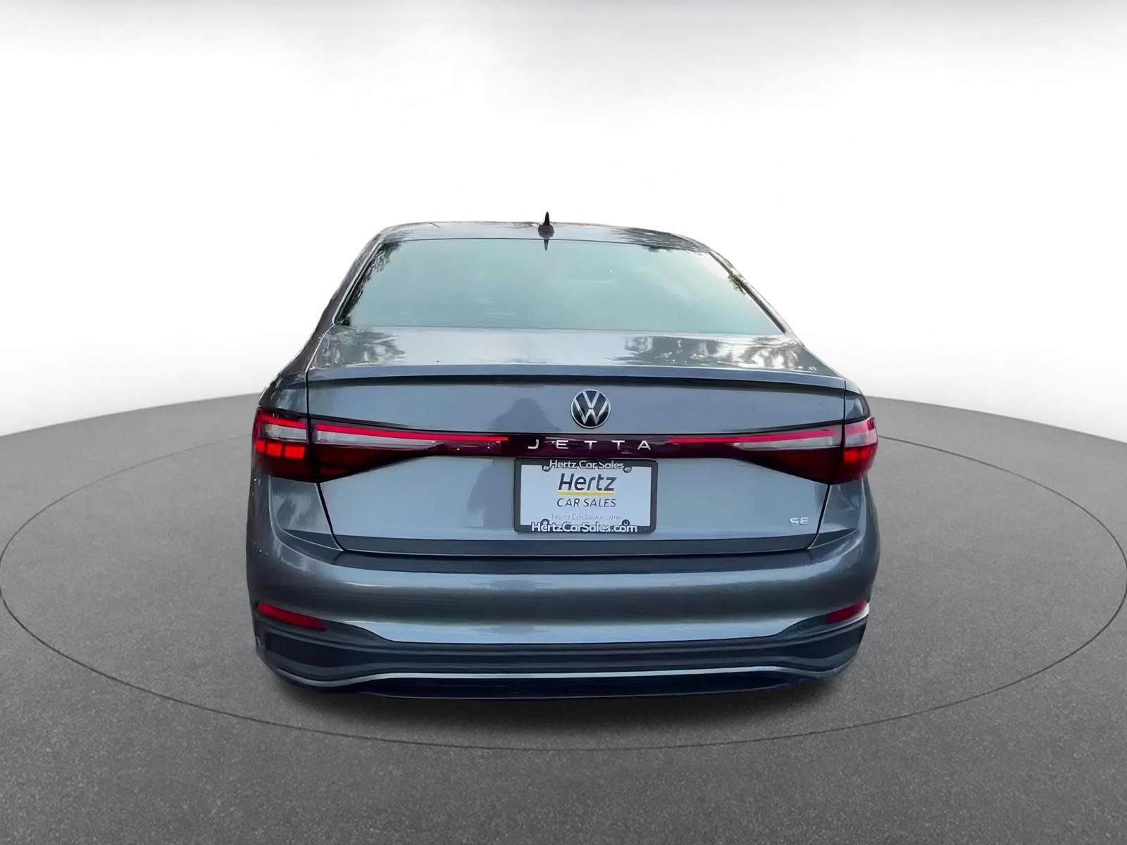 Used 2025 Volkswagen Jetta SE image 12