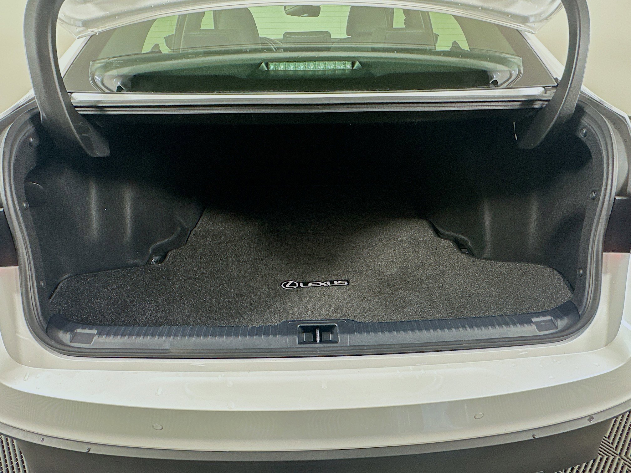 Used 2025 Lexus IS 300 w/ Premium Package RWD image 28
