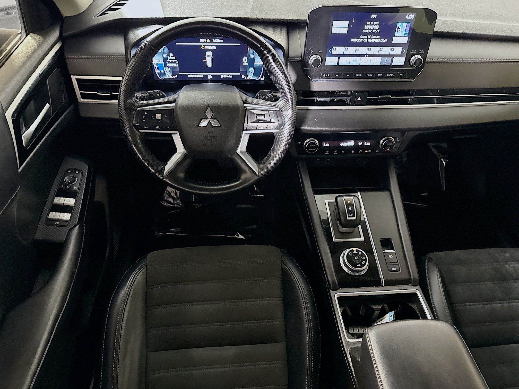 Used 2023 Mitsubishi Outlander SE AWD/4WD image 17