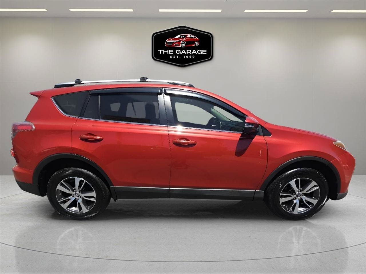 Used 2016 Toyota RAV4 XLE AWD/4WD image 6