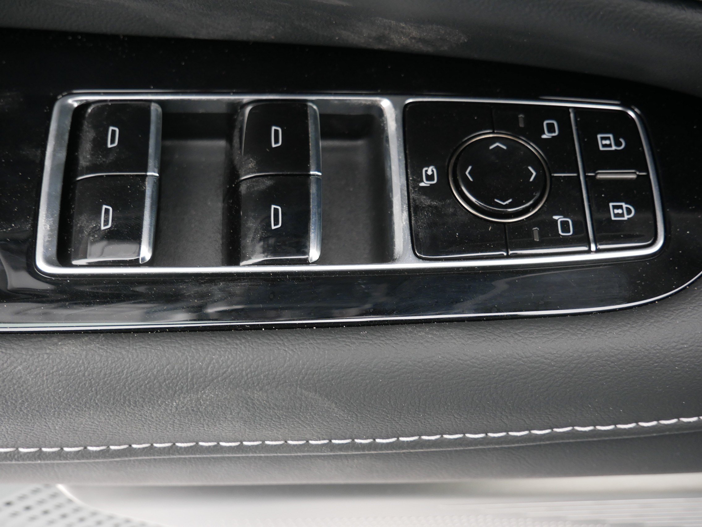 Used 2026 Cadillac Optiq Sport 1 w/ LPO, Floor Liner Package AWD/4WD image 18