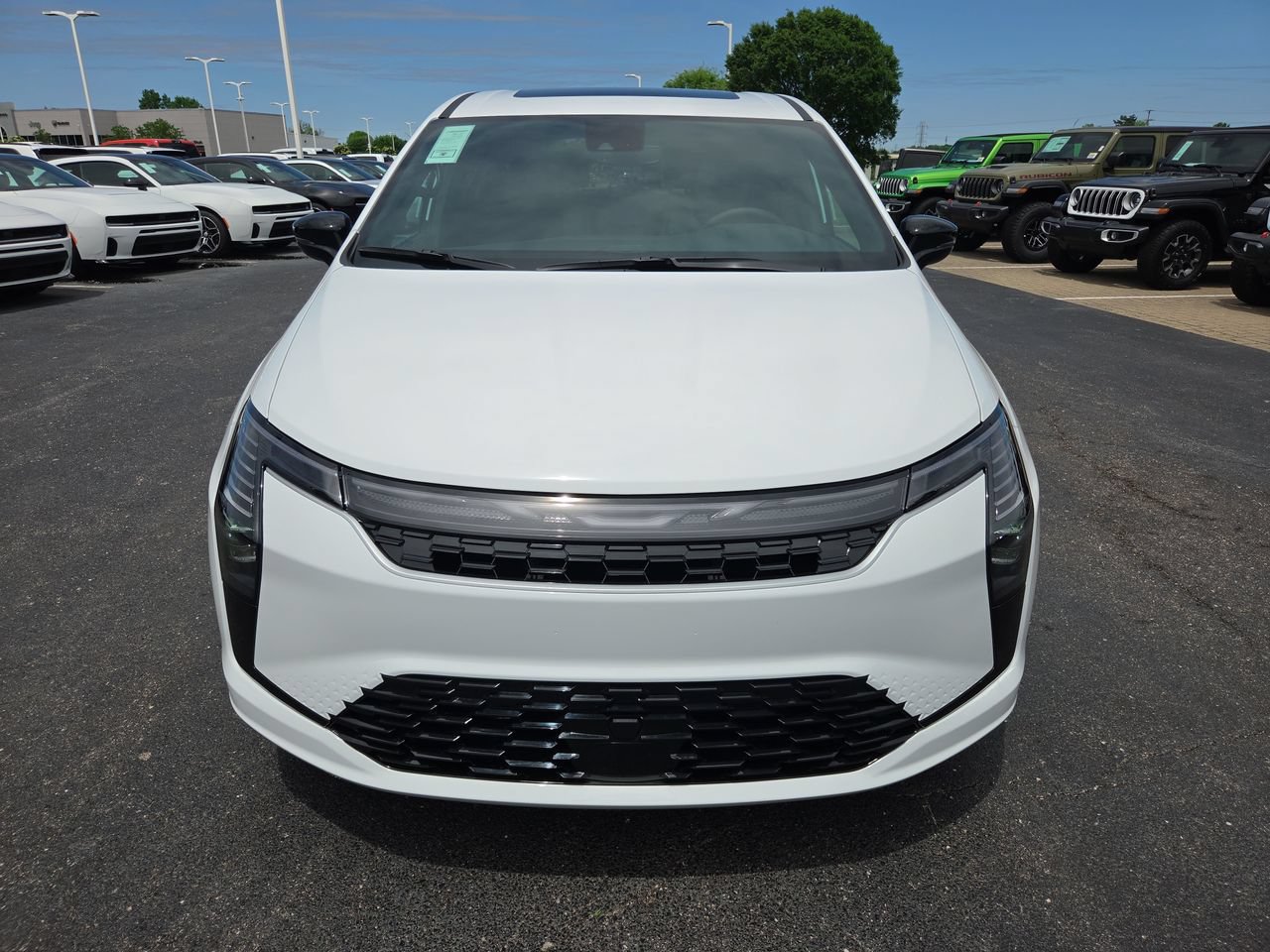 New 2027 Chrysler Pacifica Select w/ Family Tech Group FWD image 2