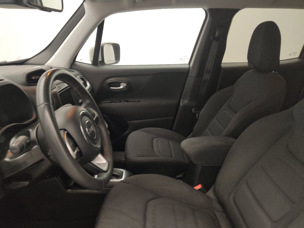 Used 2020 Jeep Renegade Latitude w/ Popular Equipment Group FWD image 17