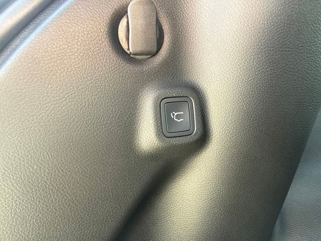 New 2026 Jeep Compass Limited AWD/4WD image 17