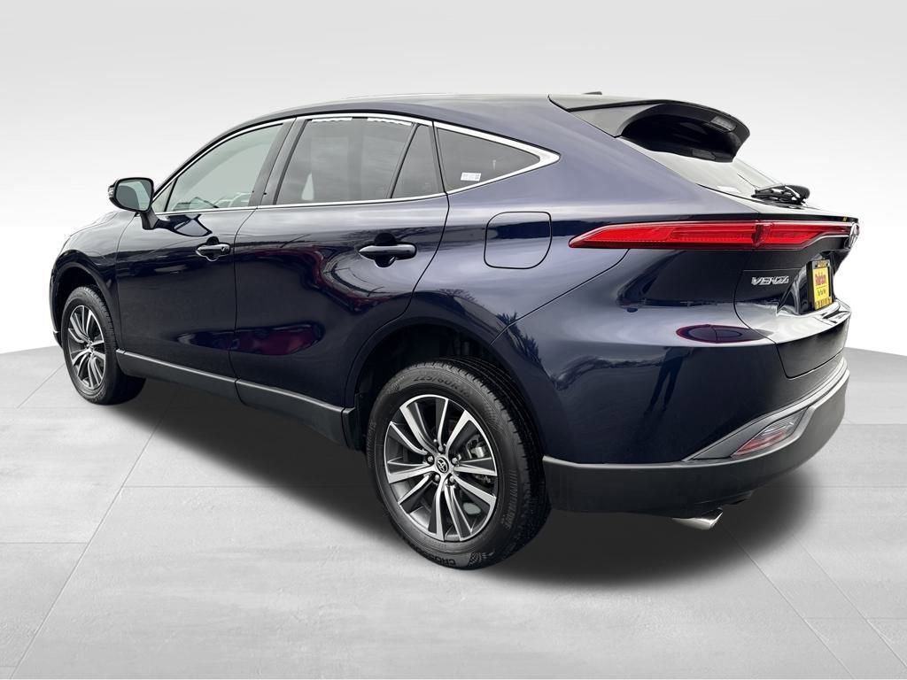 Used 2023 Toyota Venza LE image 6
