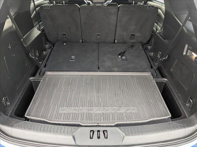 Used 2020 Ford Explorer XLT w/ Equipment Group 202A image 6