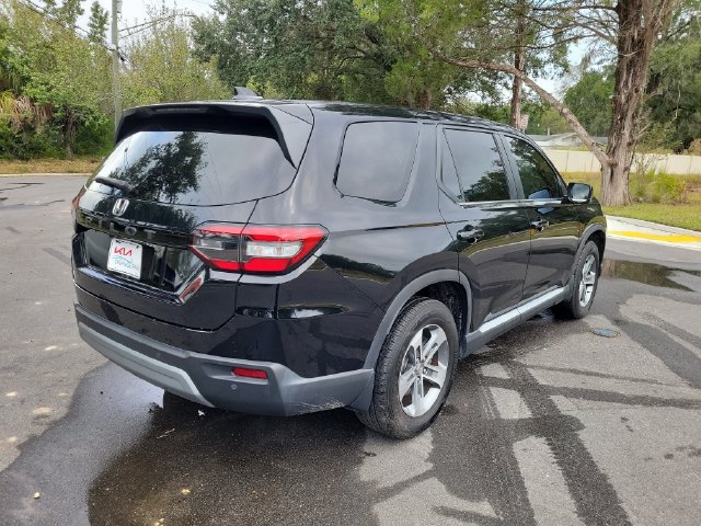 Used 2025 Honda Pilot EX-L image 2