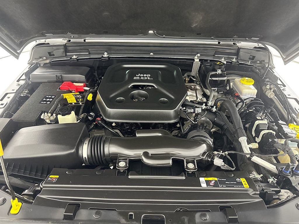 Used 2021 Jeep Wrangler Unlimited Sahara w/ Altitude image 27