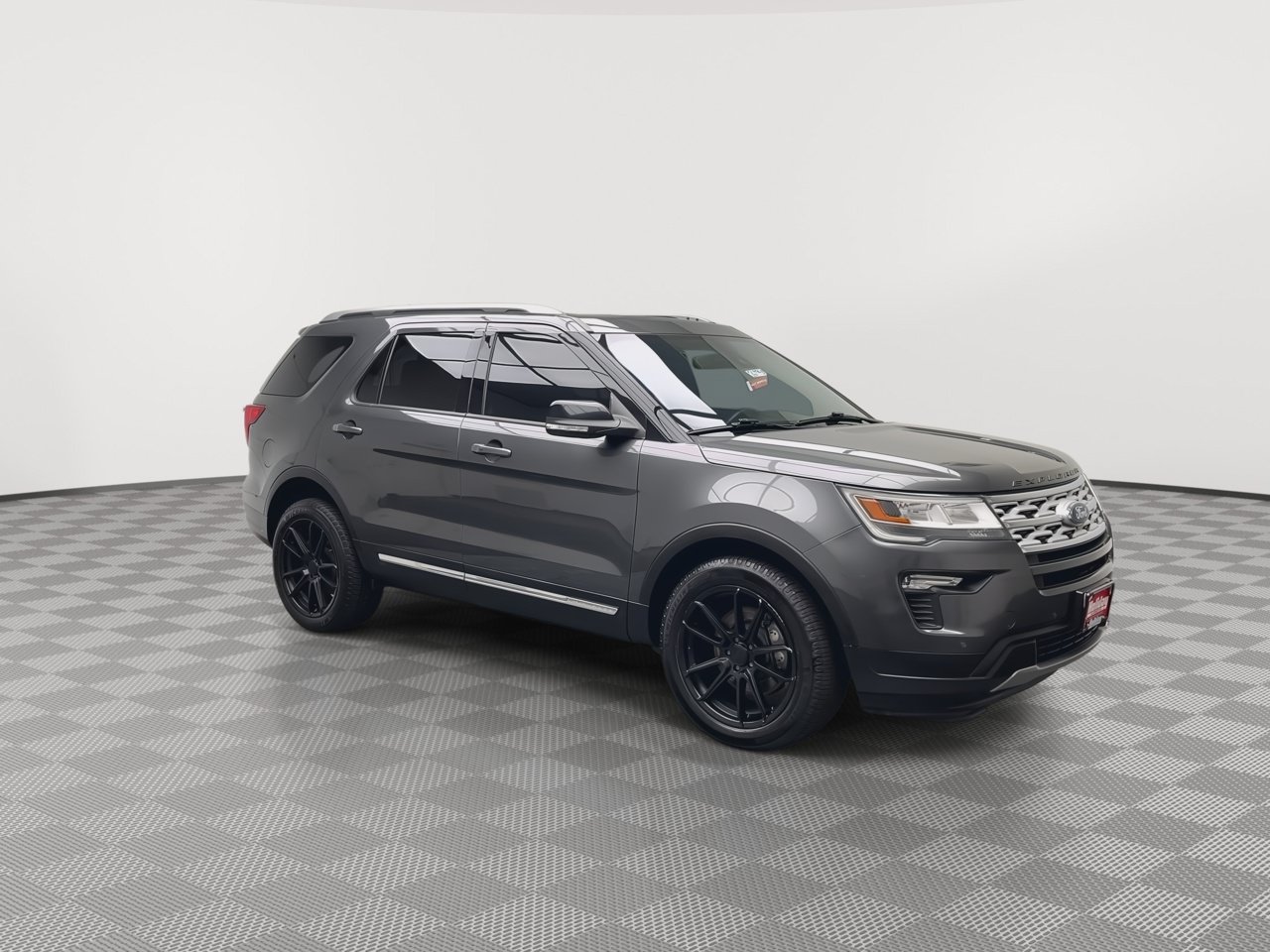 Used 2018 Ford Explorer XLT w/ Equipment Group 202A AWD/4WD image 38
