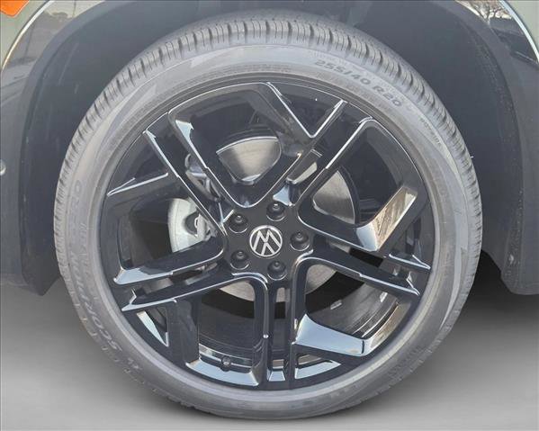 New 2026 Volkswagen Tiguan SE R-Line image 10